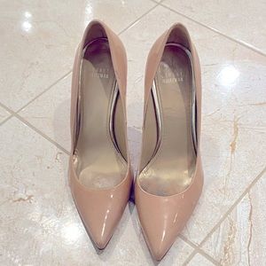Stuart Weitzman Nouveau Nude Pumps in size 9